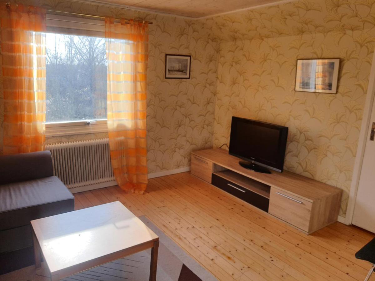 Liten Laegenhet 2 + 2 Pers Fågelfors Exterior foto